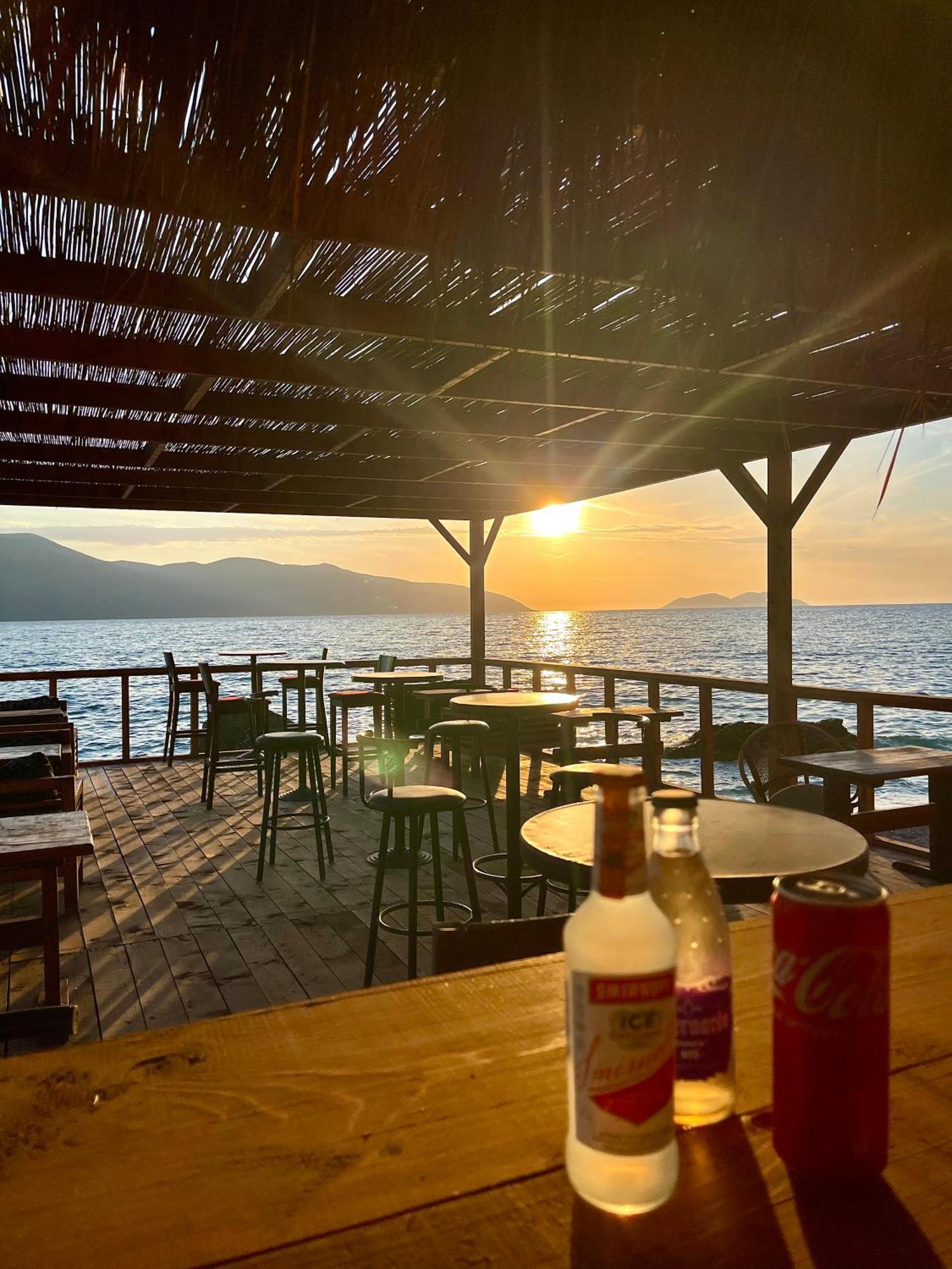 Envi Hotel Vlorë エクステリア 写真
