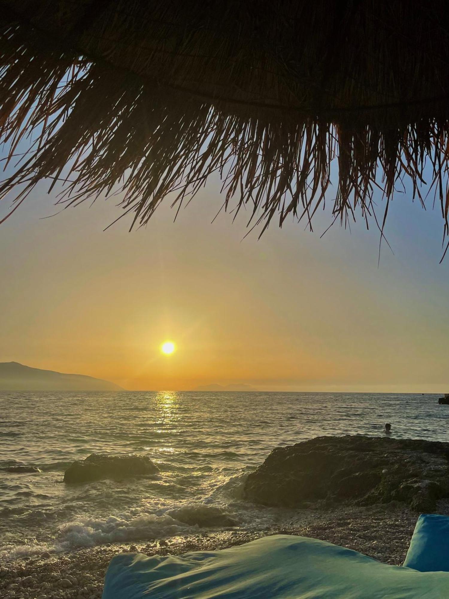 Envi Hotel Vlorë エクステリア 写真