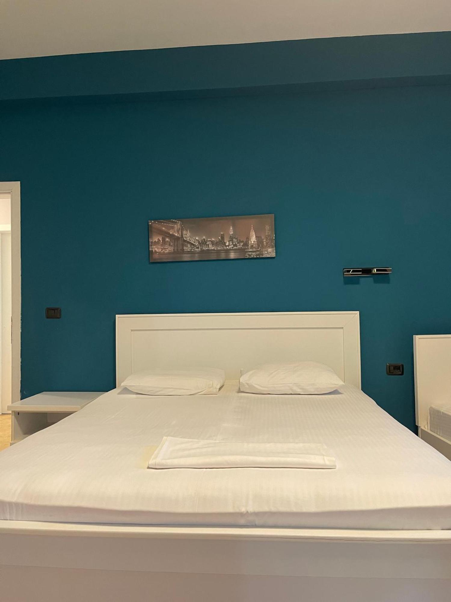 Envi Hotel Vlorë エクステリア 写真