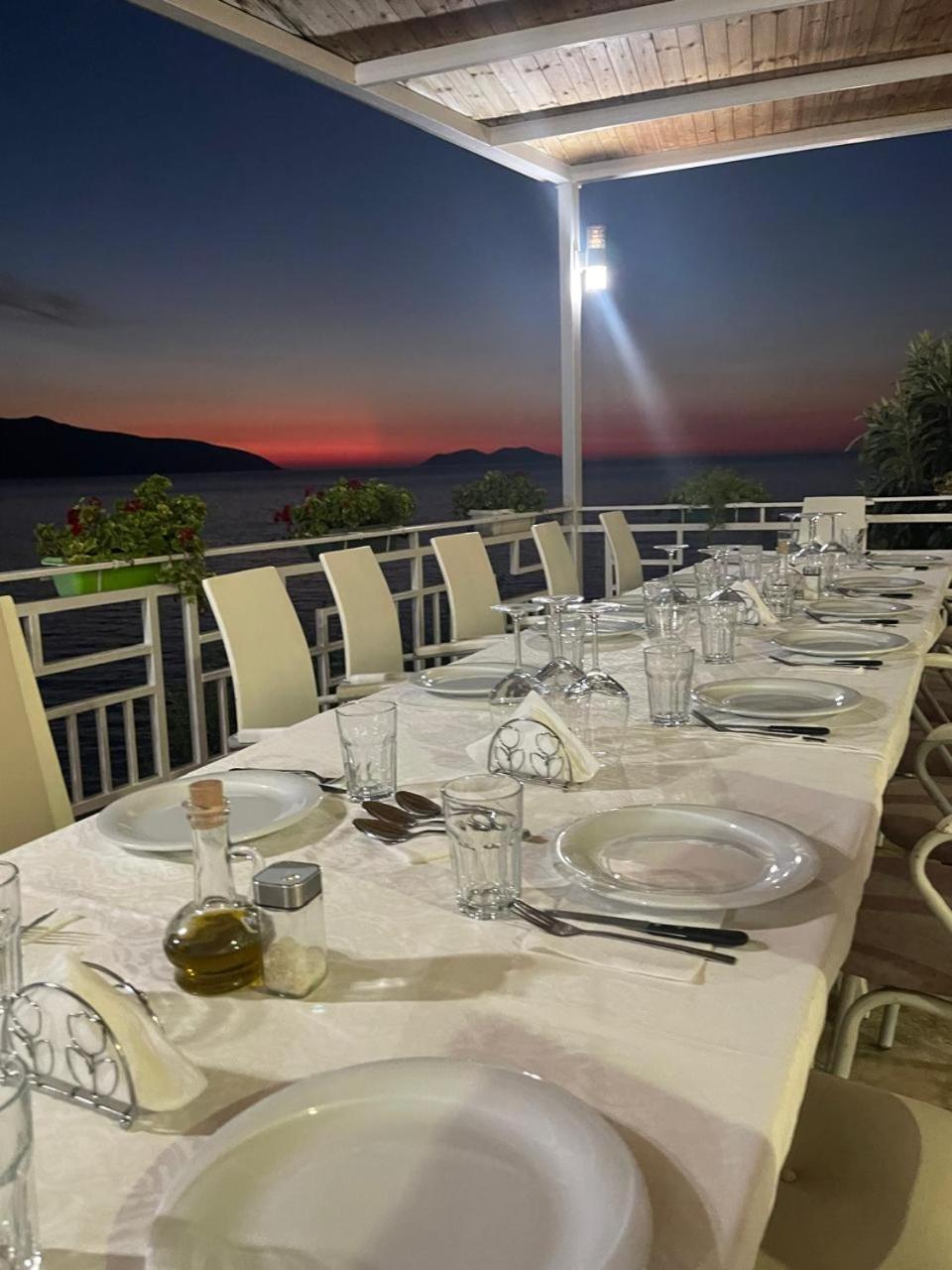 Envi Hotel Vlorë エクステリア 写真