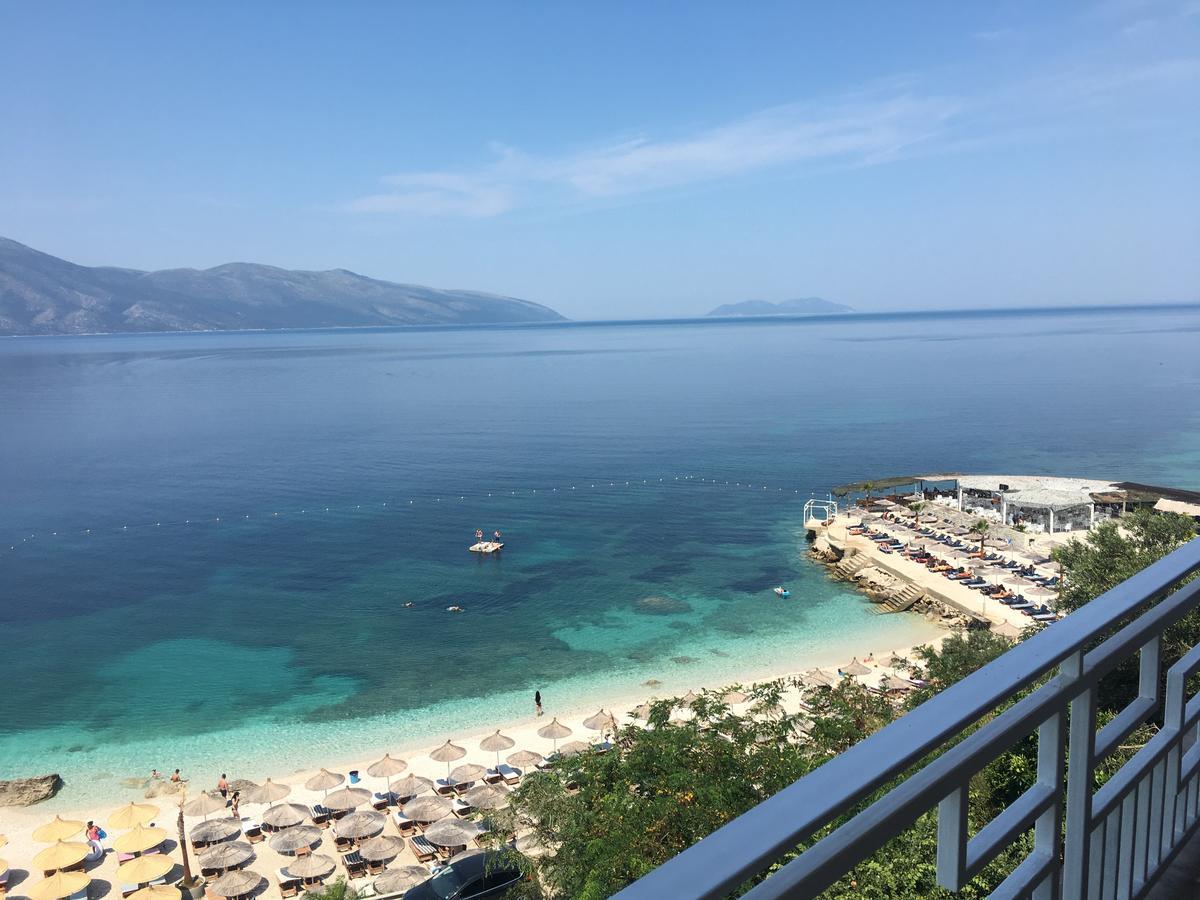 Envi Hotel Vlorë エクステリア 写真