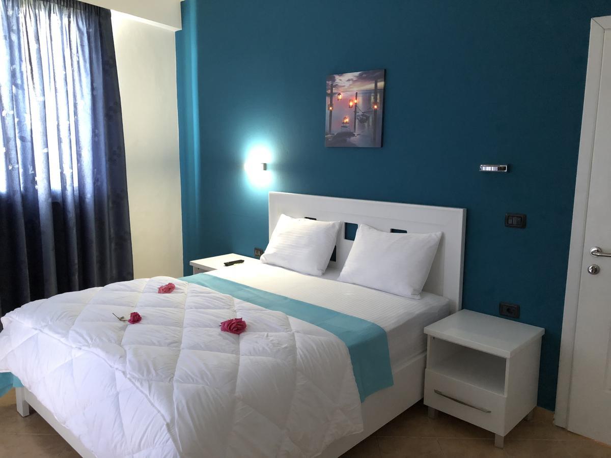 Envi Hotel Vlorë エクステリア 写真