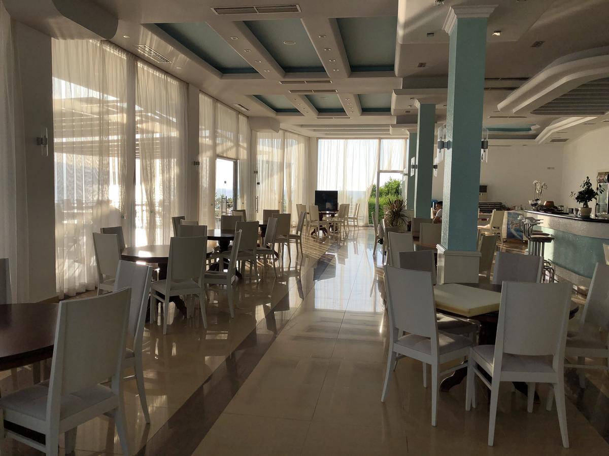 Envi Hotel Vlorë エクステリア 写真