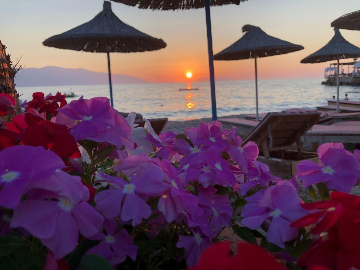 Envi Hotel Vlorë エクステリア 写真