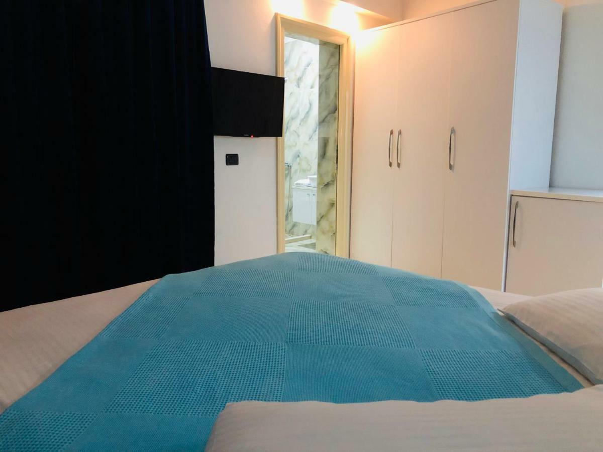 Envi Hotel Vlorë エクステリア 写真